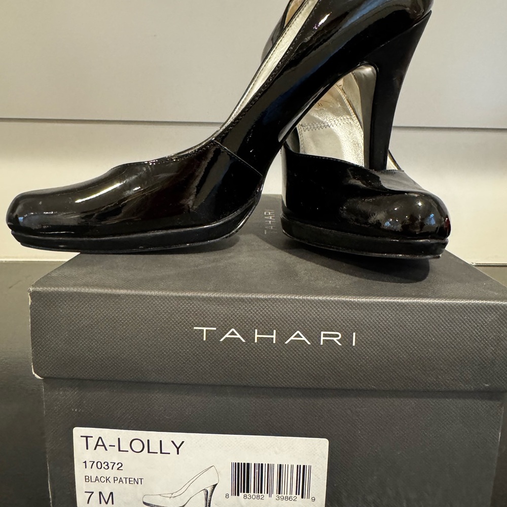 Tahari Women's Black Patent Heels size 7 in box